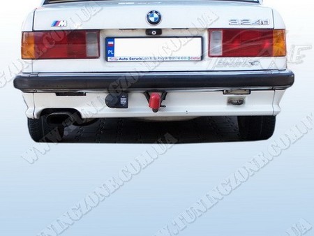 НАКЛАДКА ЗАДНЕГО БАМПЕРА BMW 3 E30